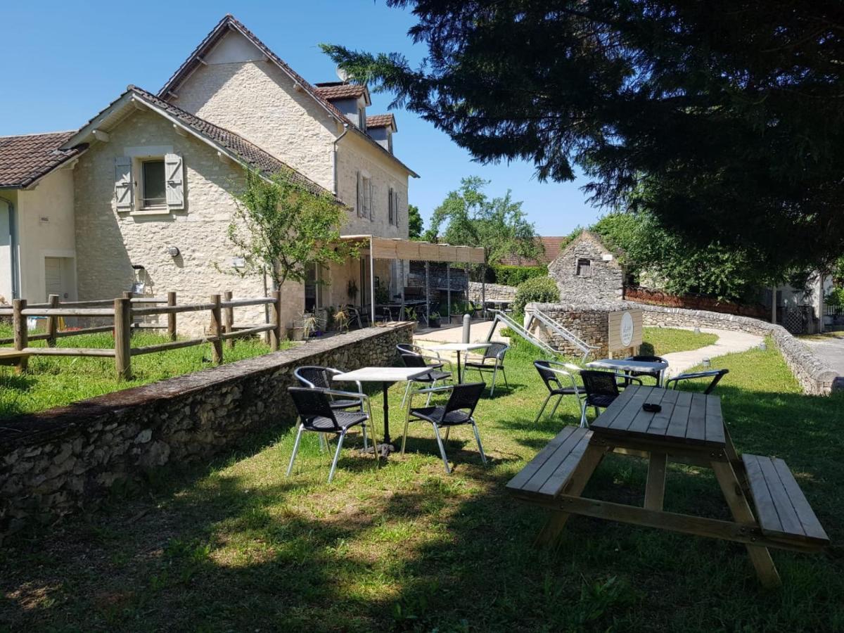 Auberge De Carlucet ภายนอก รูปภาพ